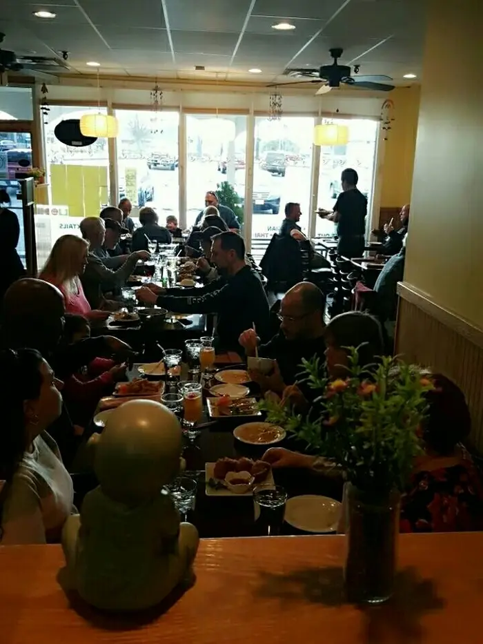 Guests dining in the evening